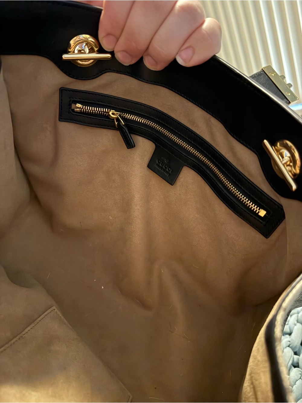 Gucci GG Supreme Canvas Black Trim Shoulder Bag - Picture 5 of 7